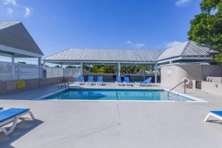 New Casa Caribe By Brightwild- Two-Story Condo Rooftop Pool 基韋斯特 外观 照片